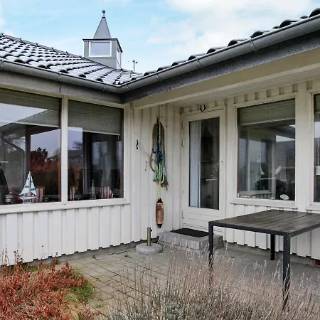 Three-bedroom In 3 *